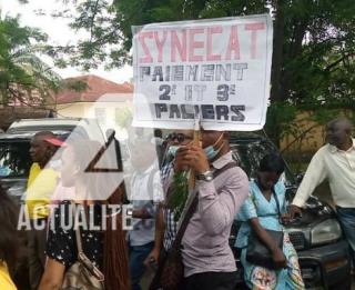 Les syndicats des enseignants lors d'une manifestation devant le ministère de l'EPST à Kinshasa/Ph ACTUALITE.CD