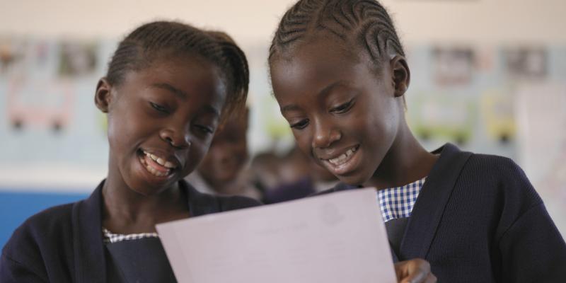 Jeunes filles scolarisées par Malaika Fondation.