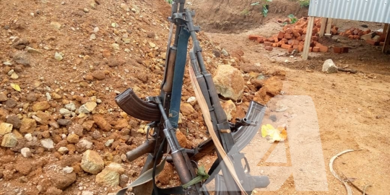 Les armes dans un camp militaire dans le territoire de Beni