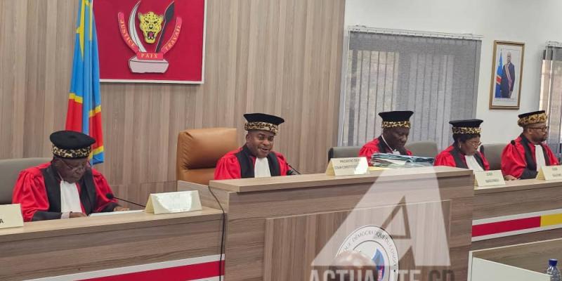 Les juges de la Cour constitutionnelle 