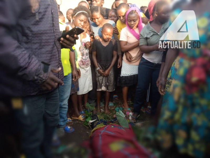 Le corps d'une victime de l'attaque ADF au quartier Rwangoma à Beni/ACTUALITE.CD 