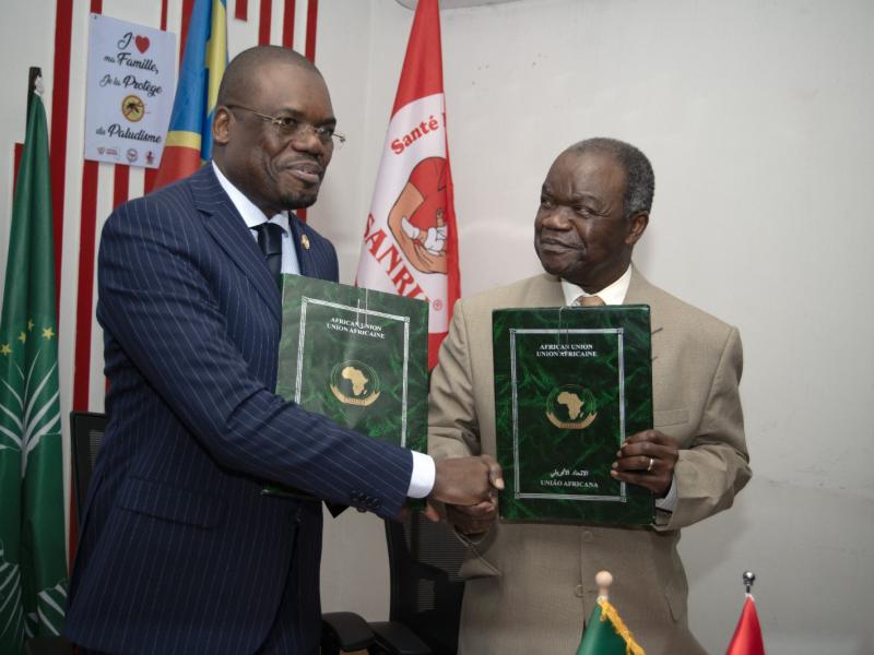 Le DG du CDC Afrique et le directeur du conseil d'administration de SANRU